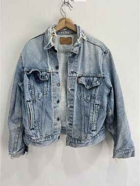 Vintage 90s Levis Thrashed Denim Jean Jacket